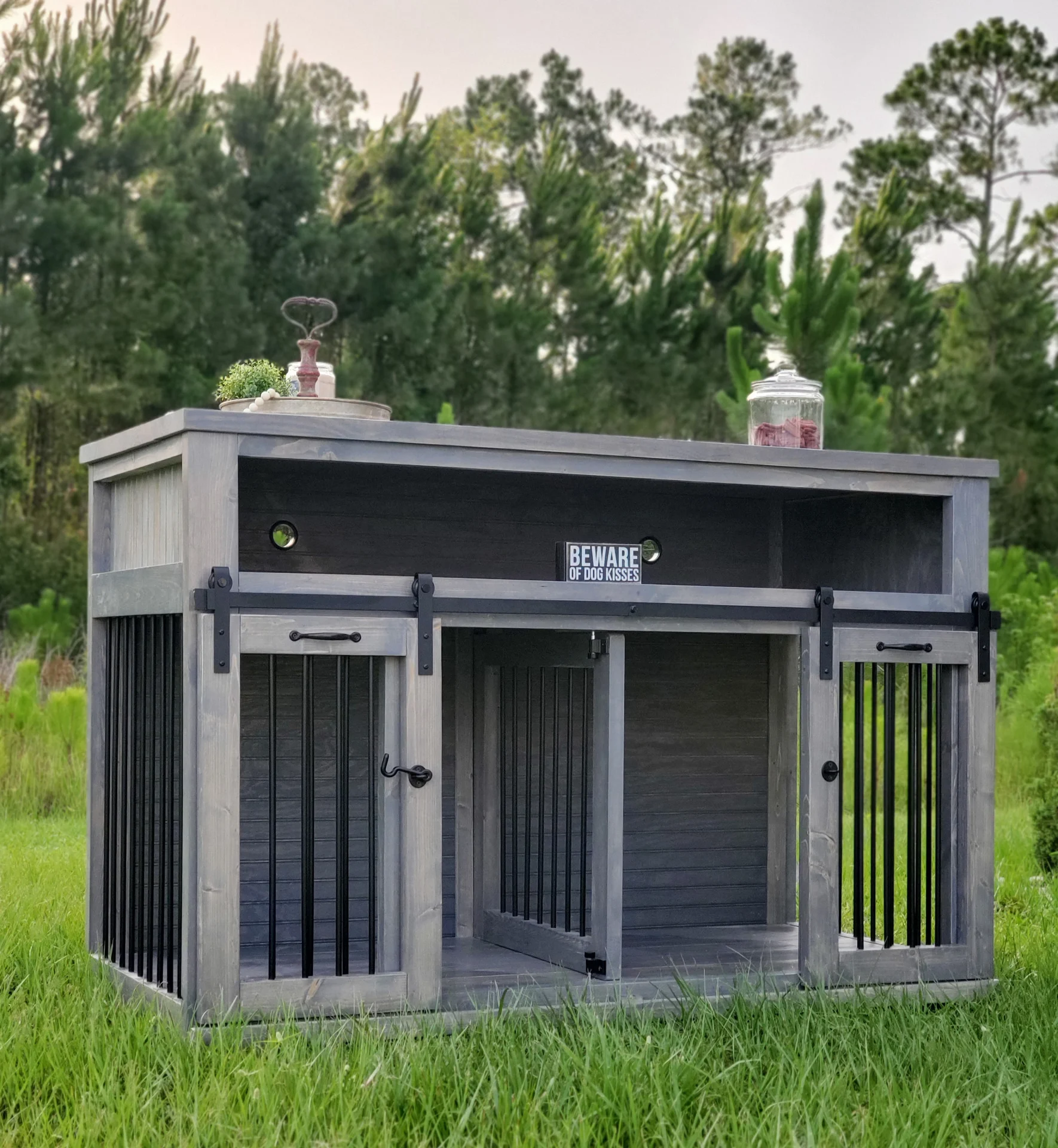 A custom home for the dogs — detail 2
