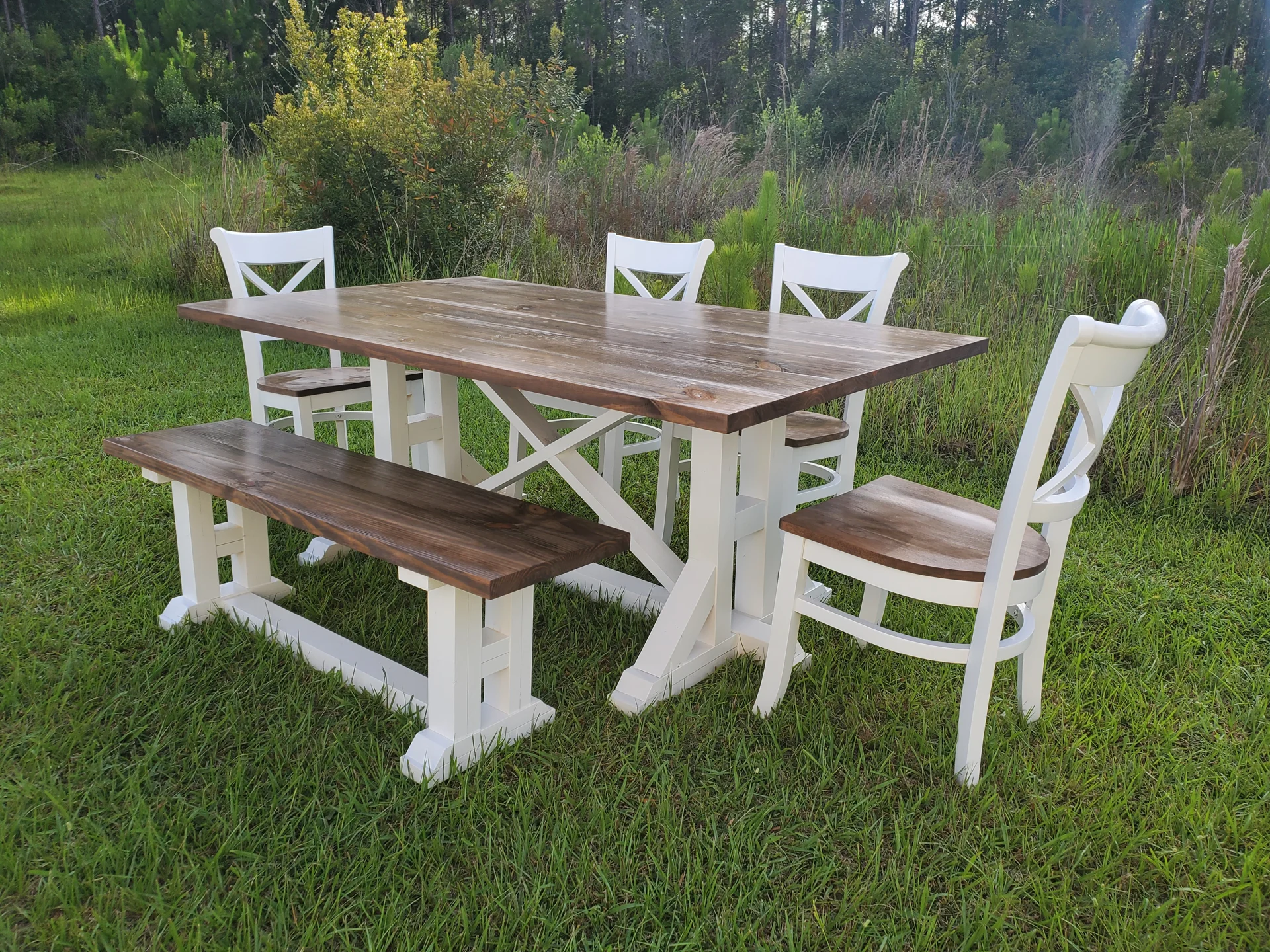 A table made for gathering — detail 1
